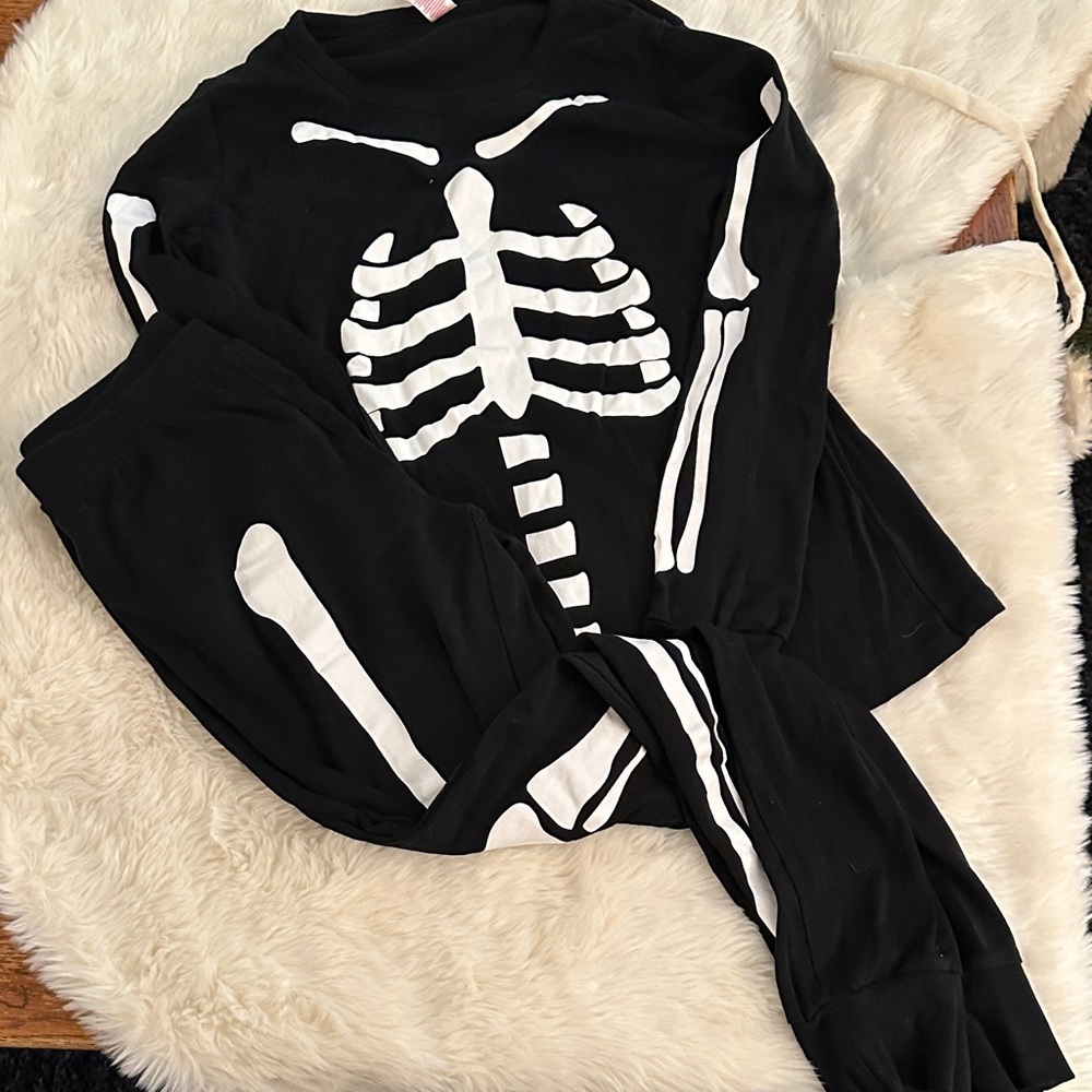 Womens (small) Target Black White skeleton Halloween Pajama Set